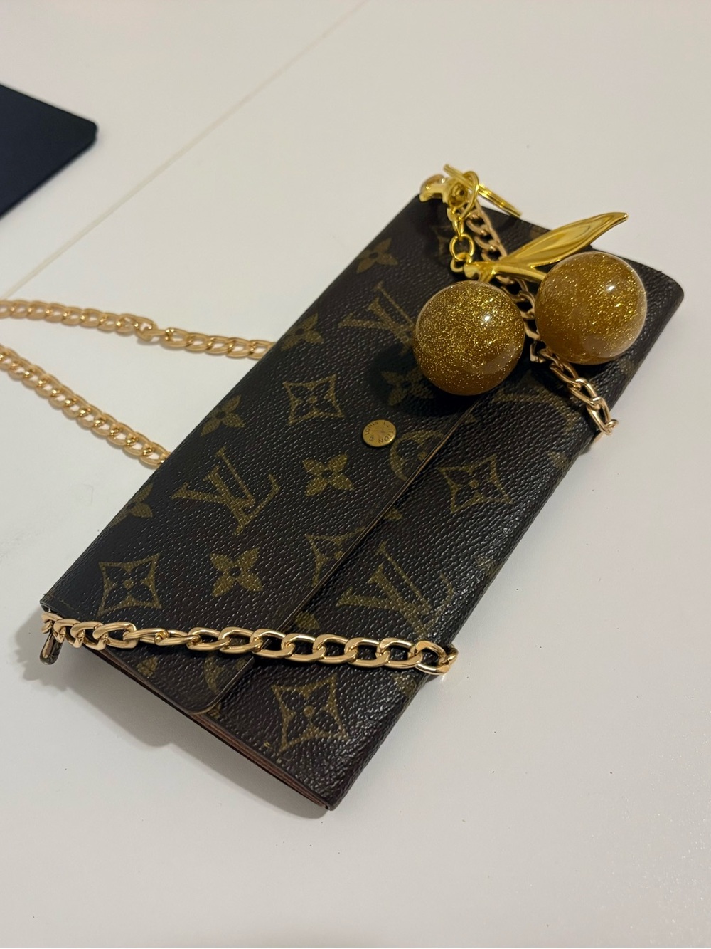 Louis Vuitton Brown Monogram Vintage Sara Chain Wallet Crossbody with Gold Charm - Picture 5 of 10